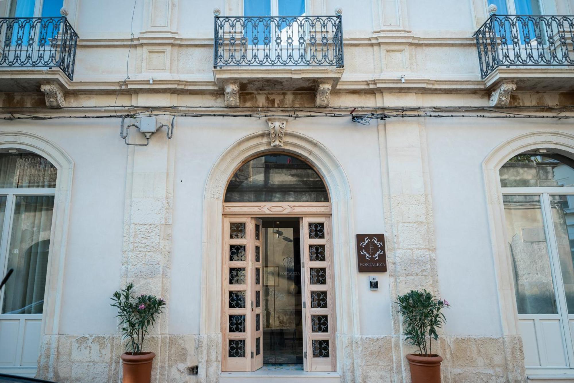 Aparthotel Fortaleza Charme House à Syracuse Extérieur photo